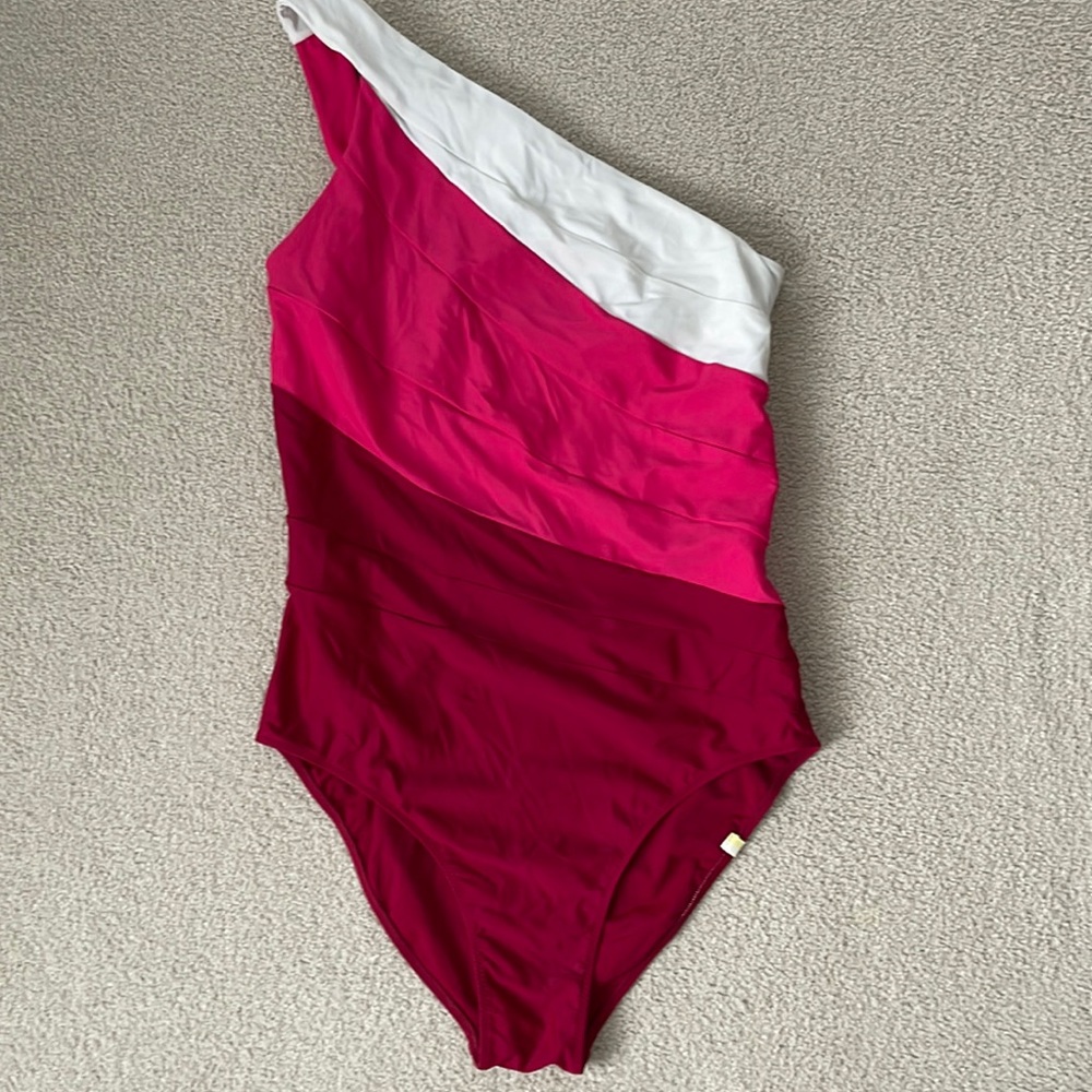 Summersalt Sidestroke one piece Sangria/Dragon Fruit/White Sand, size 8